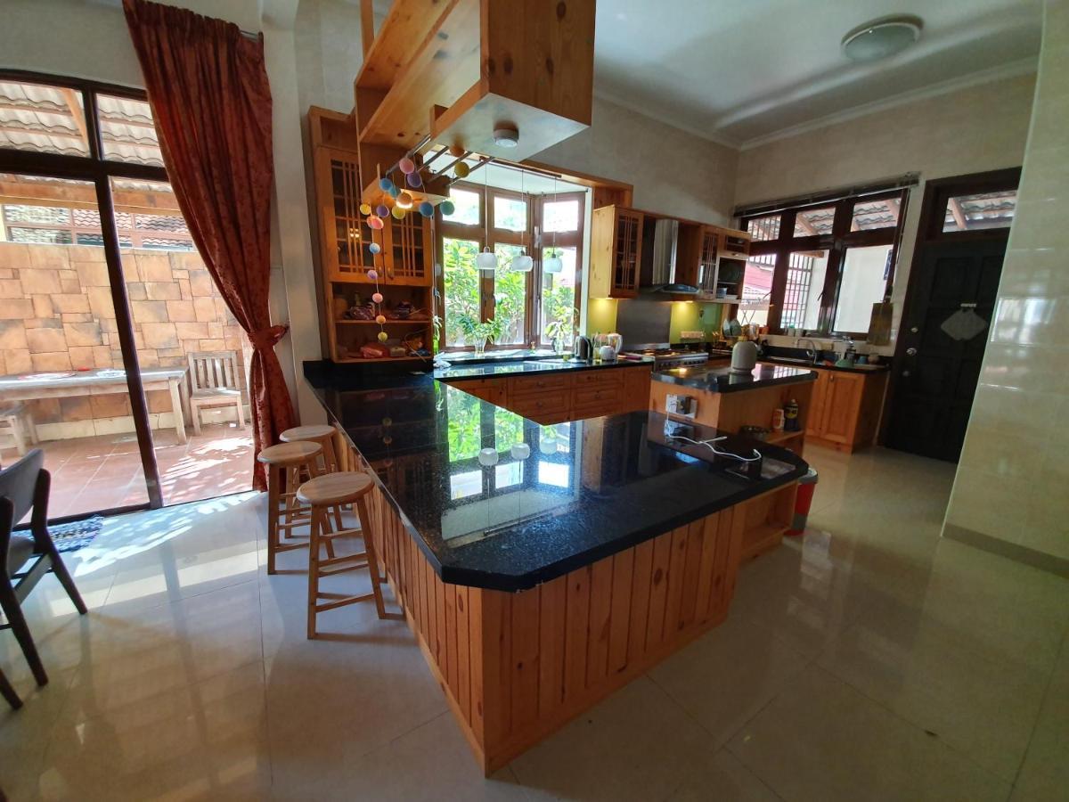 Eden Cosy Living Apartment Batu Ferringhi Exterior photo